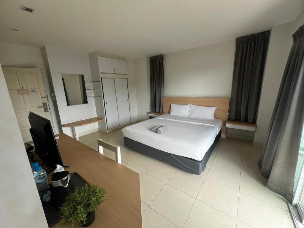 Nana Chat Bangsaen Hotel Si Racha Zewnętrze zdjęcie