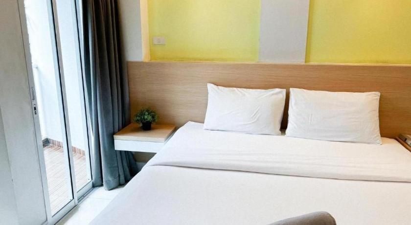 Nana Chat Bangsaen Hotel Si Racha Zewnętrze zdjęcie