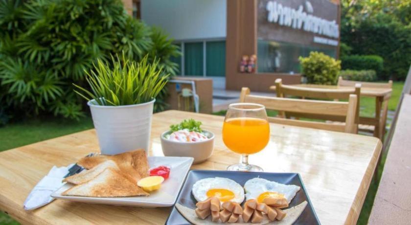 Nana Chat Bangsaen Hotel Si Racha Zewnętrze zdjęcie