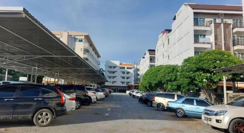 Nana Chat Bangsaen Hotel Si Racha Zewnętrze zdjęcie